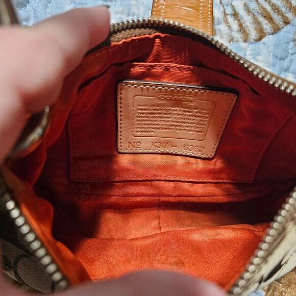 2003 Vintage Y2K Coach Buckle Demi Shoulder Bag in Khaki Signature Jacquard - Picture 6 of 6